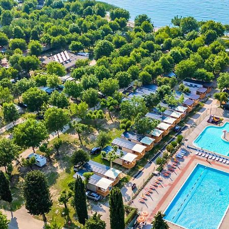 Baia Holiday Gasparina 카스텔누보델가다 외부 사진