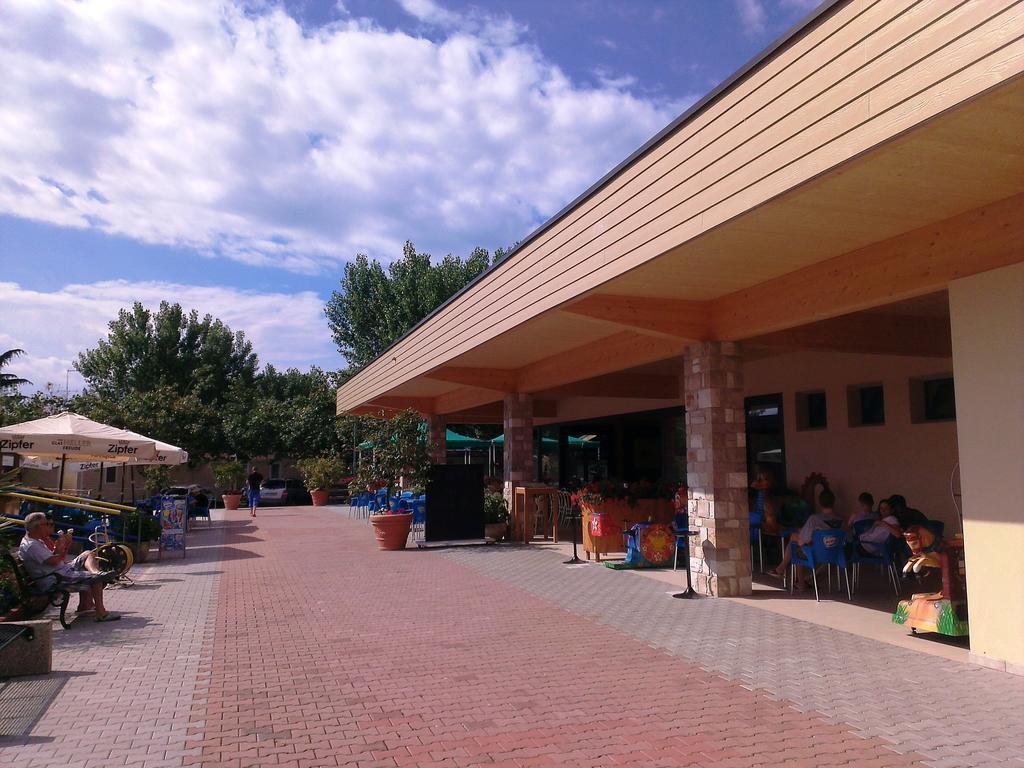 Baia Holiday Gasparina 카스텔누보델가다 외부 사진