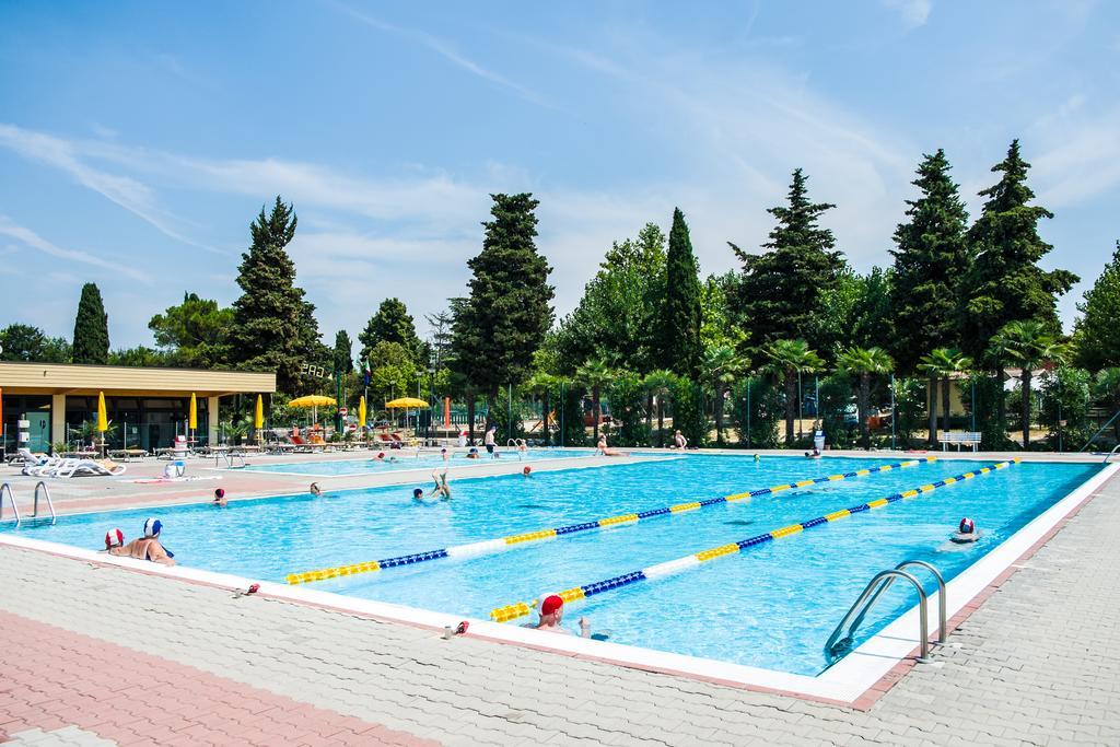 Baia Holiday Gasparina 카스텔누보델가다 외부 사진