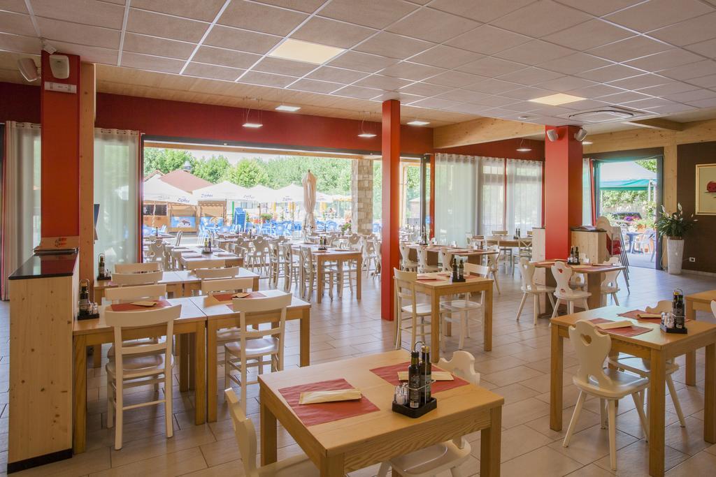 Baia Holiday Gasparina 카스텔누보델가다 외부 사진