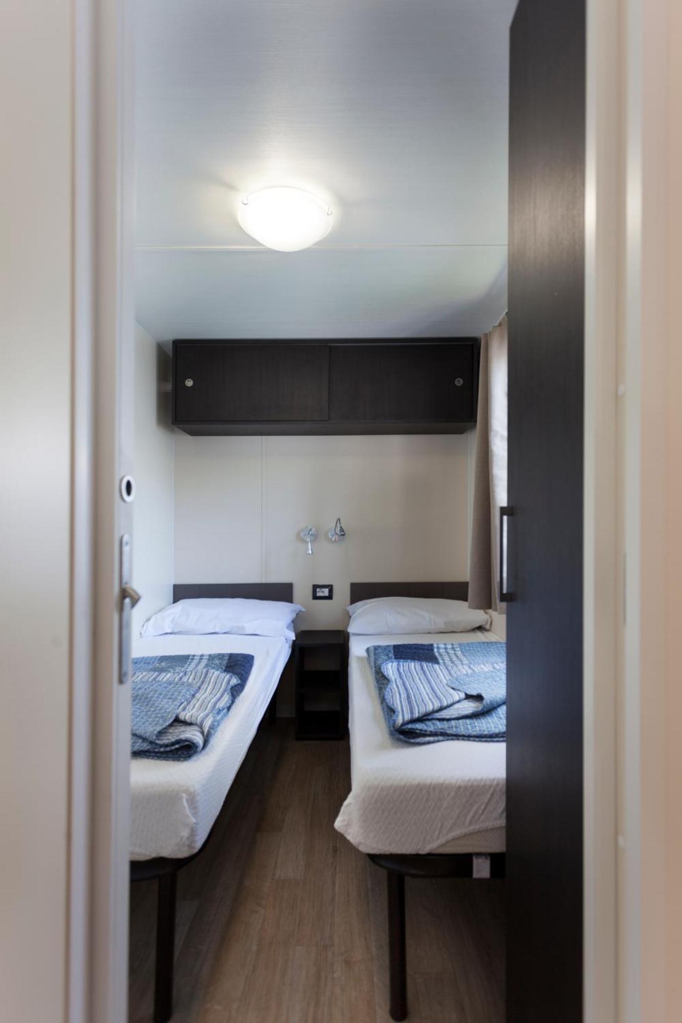Baia Holiday Gasparina 카스텔누보델가다 외부 사진